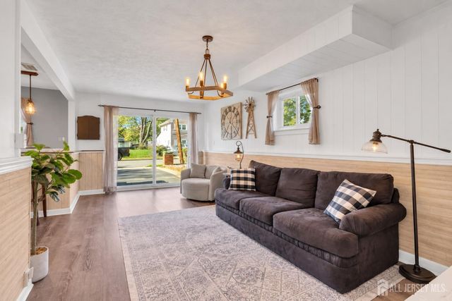 4 Willow Avenue, Edison, NJ 08817