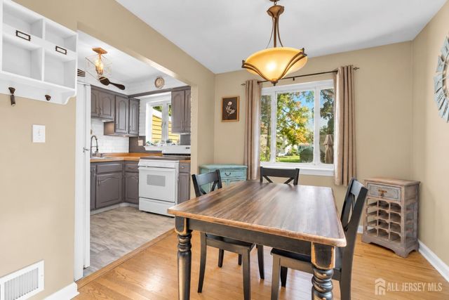 4 Willow Avenue, Edison, NJ 08817
