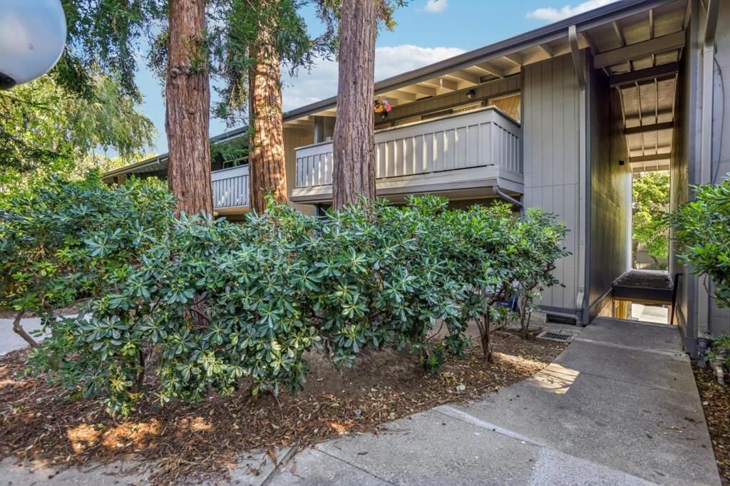 Image 3 of property listing at 150 Saratoga Avenue 362, Santa Clara, CA 95051
