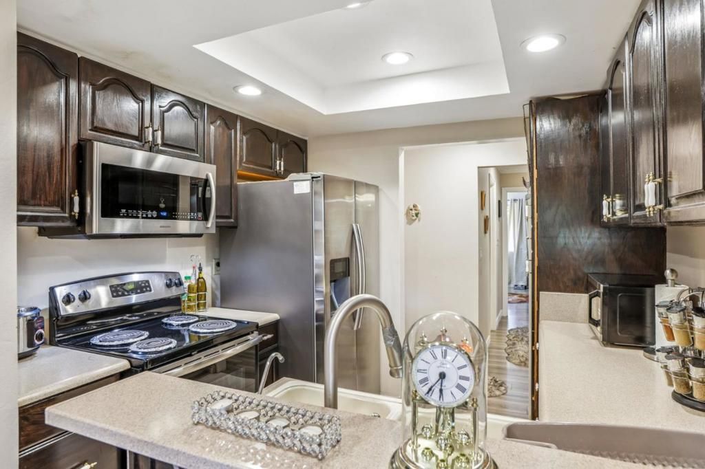Image 9 of property listing at 150 Saratoga Avenue 362, Santa Clara, CA 95051