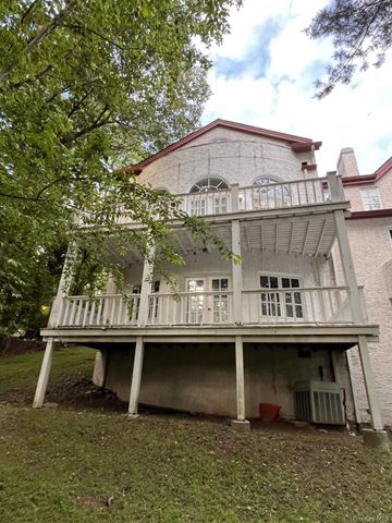 16 Springhurst Park, Dobbs Ferry, NY 10522