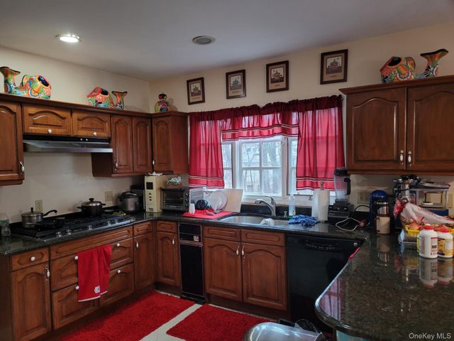 16 Springhurst Park, Dobbs Ferry, NY 10522