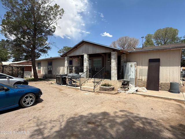 660 King Edward Avenue, Las Cruces, NM 88007