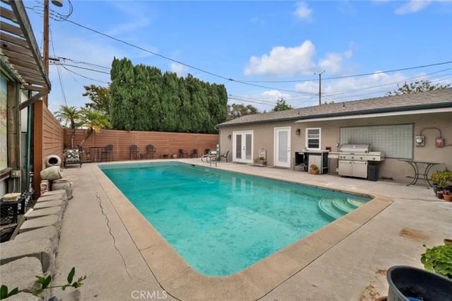 322 S Lincoln Street, Burbank, CA 91506