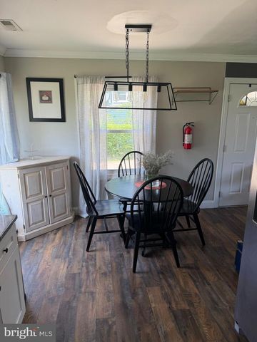 5 BARKER LN, Willingboro, NJ 08046