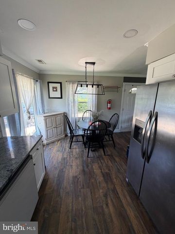 5 BARKER LN, Willingboro, NJ 08046