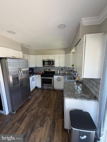 5 BARKER LN, Willingboro, NJ 08046