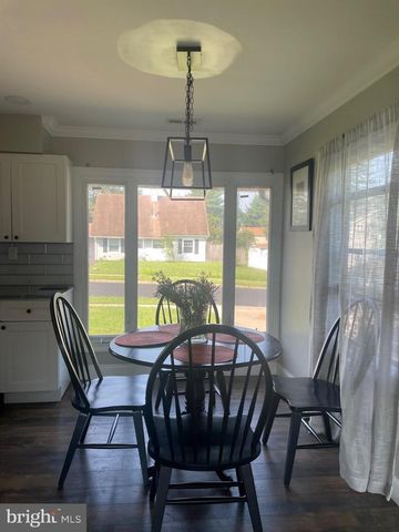 5 BARKER LN, Willingboro, NJ 08046
