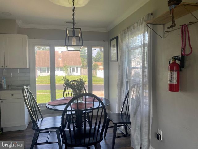 5 BARKER LN, Willingboro, NJ 08046