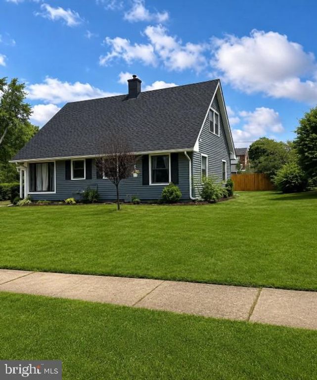 5 BARKER LN, Willingboro, NJ 08046