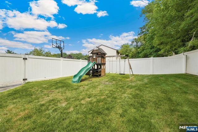 91 Chaffee Circle, Norwood, NJ 07648