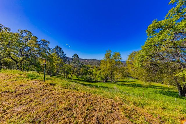 33067 Blue Vista Court, Coarsegold, CA 93614