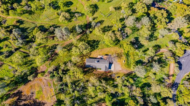 33067 Blue Vista Court, Coarsegold, CA 93614