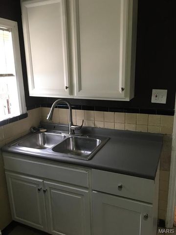 1155 Watts Avenue, St Louis, MO 63130