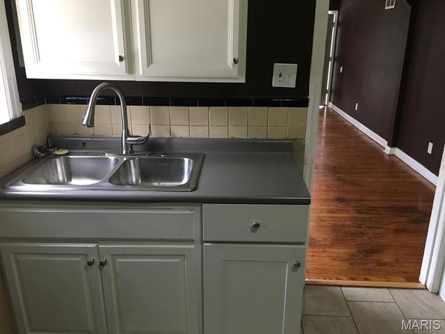 1155 Watts Avenue, St Louis, MO 63130