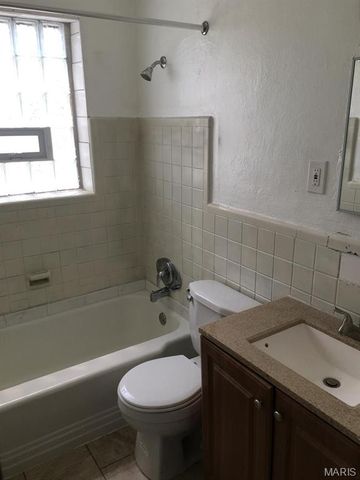 1155 Watts Avenue, St Louis, MO 63130
