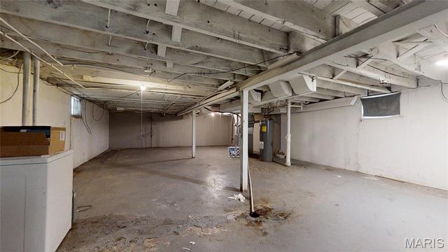 1155 Watts Avenue, St Louis, MO 63130