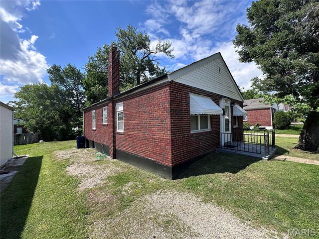 1155 Watts Avenue, St Louis, MO 63130