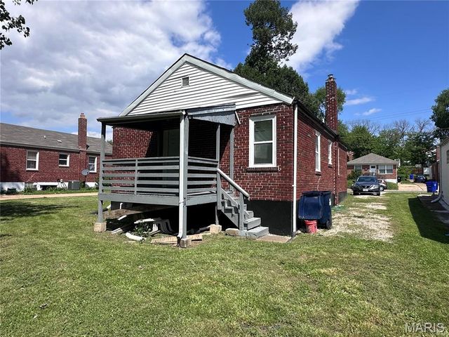 1155 Watts Avenue, St Louis, MO 63130