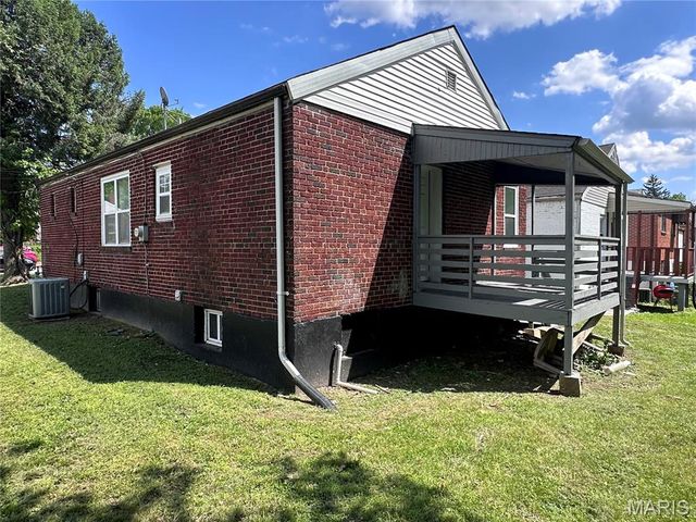 1155 Watts Avenue, St Louis, MO 63130