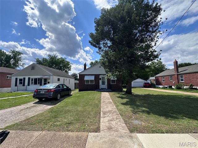 1155 Watts Avenue, St Louis, MO 63130
