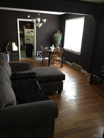 1155 Watts Avenue, St Louis, MO 63130