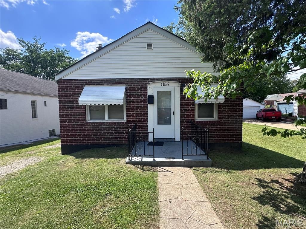 1155 Watts Avenue, St Louis, MO 63130