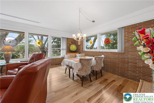 436 East Macada Road, Bethlehem City, PA 18017