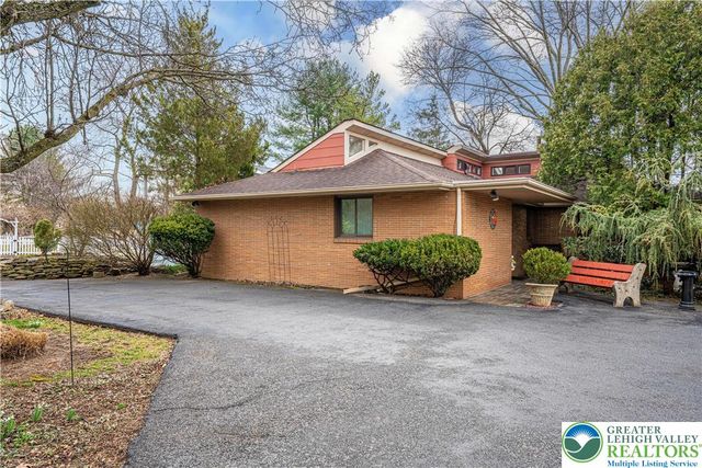 436 East Macada Road, Bethlehem City, PA 18017