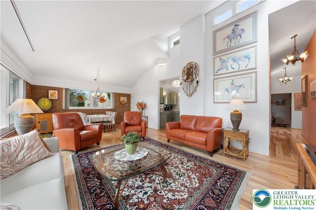 436 East Macada Road, Bethlehem City, PA 18017