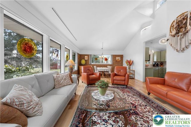 436 East Macada Road, Bethlehem City, PA 18017