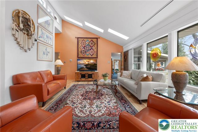 436 East Macada Road, Bethlehem City, PA 18017