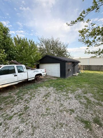 8313 Hendrickson Road, Middletown, OH 45044