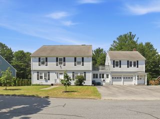 51 Ernest Ave B, Worcester, MA 01604