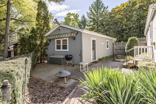W302S10167 Oconee DRIVE, Mukwonago, WI 53149