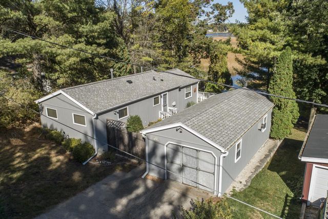 W302S10167 Oconee DRIVE, Mukwonago, WI 53149