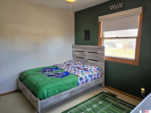 2324 N 74th Street, Lincoln, NE 68507