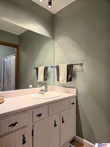 2324 N 74th Street, Lincoln, NE 68507