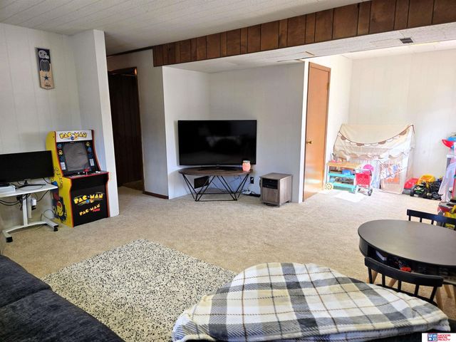 2324 N 74th Street, Lincoln, NE 68507