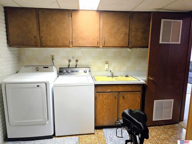 2324 N 74th Street, Lincoln, NE 68507