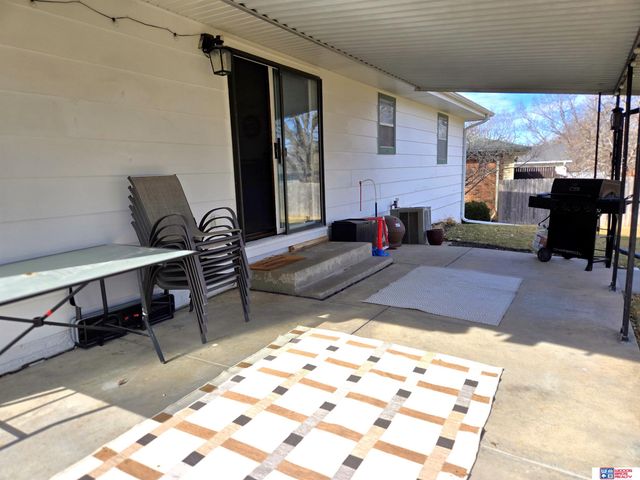 2324 N 74th Street, Lincoln, NE 68507