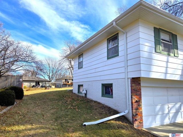 2324 N 74th Street, Lincoln, NE 68507