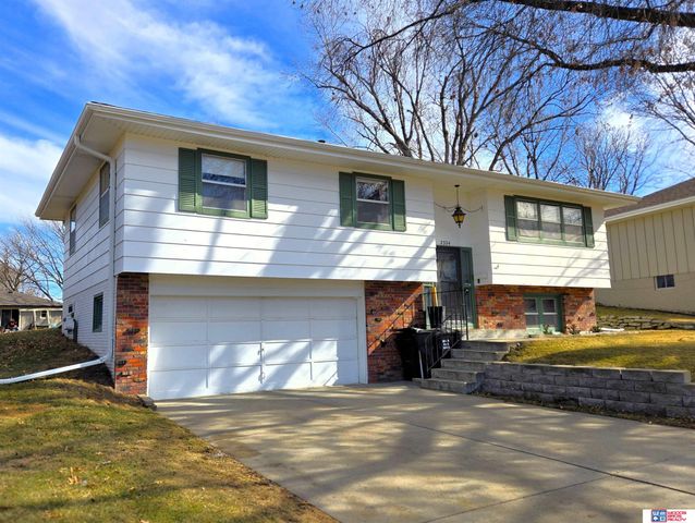 2324 N 74th Street, Lincoln, NE 68507