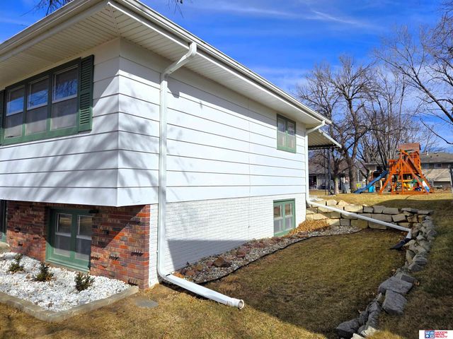 2324 N 74th Street, Lincoln, NE 68507