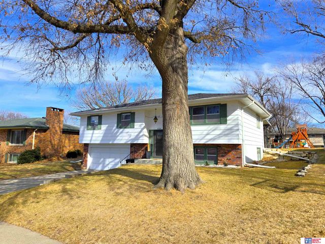 2324 N 74th Street, Lincoln, NE 68507