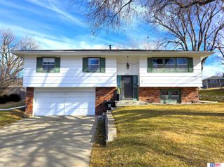 2324 N 74th Street, Lincoln, NE 68507