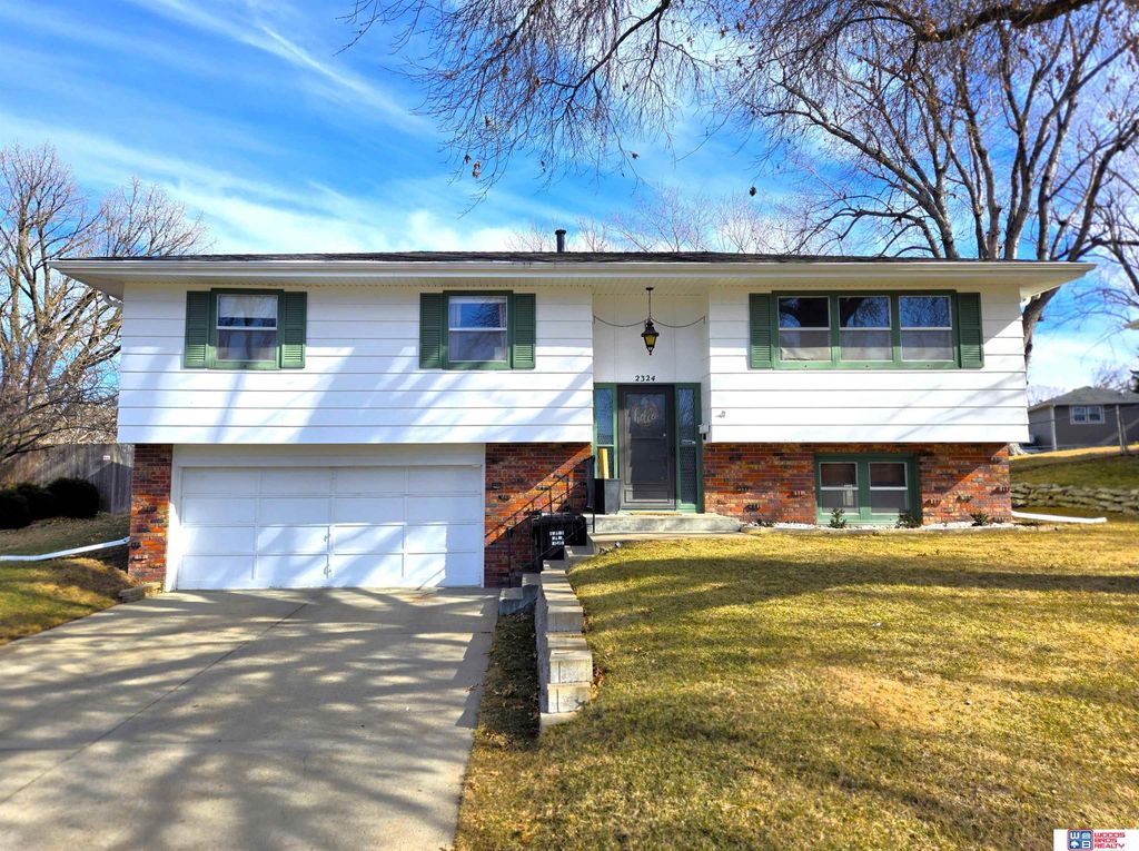 2324 N 74th Street, Lincoln, NE 68507