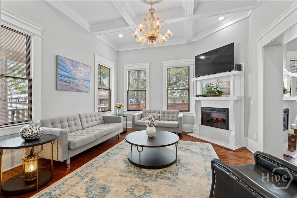 Image 17 of property listing at 407 W 35th Street, Savannah, GA 31401