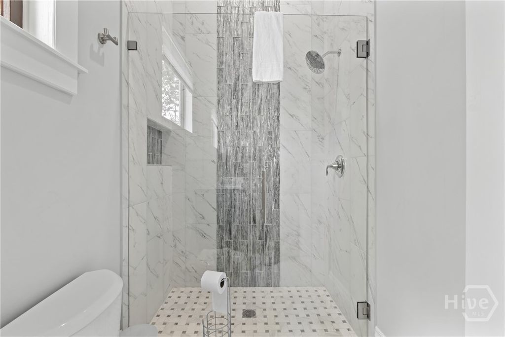 Image 31 of property listing at 407 W 35th Street, Savannah, GA 31401