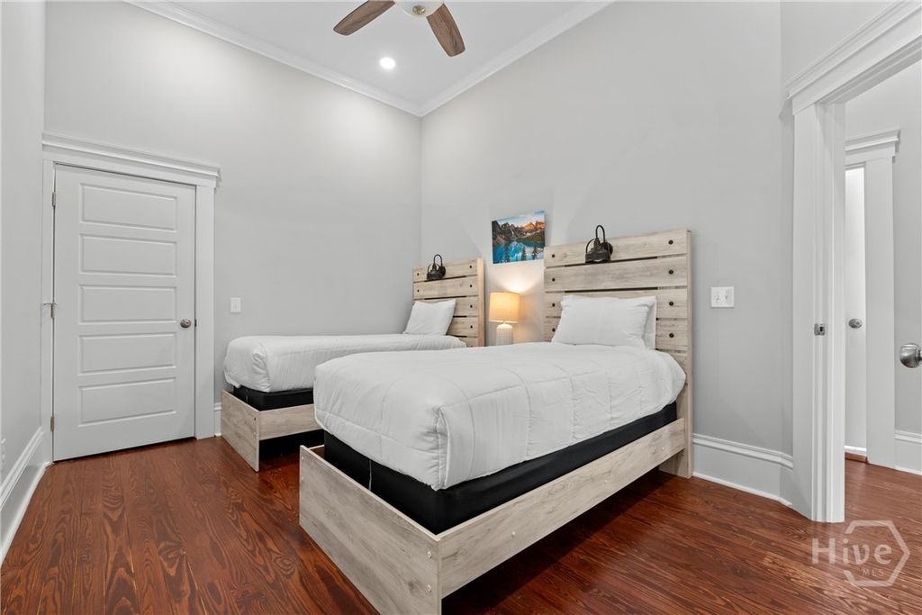 Image 32 of property listing at 407 W 35th Street, Savannah, GA 31401